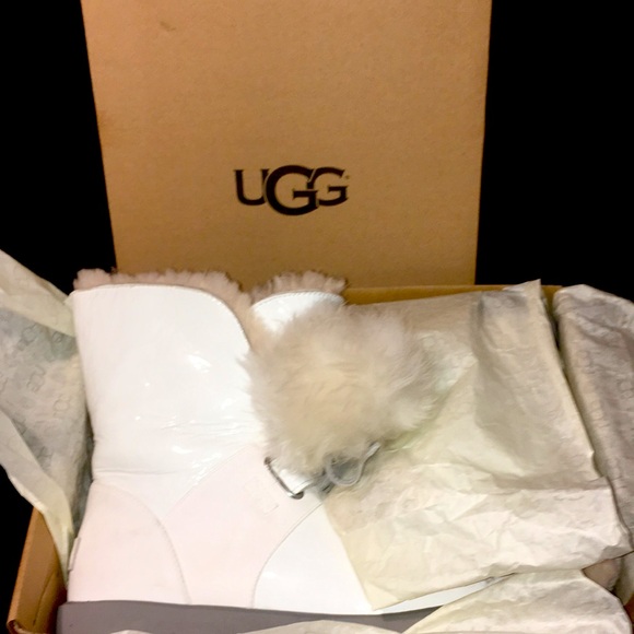 NWTinB UGG ISLEY WATERPROOF BOOTS WHITE SZ 9.5 RARE - Picture 12 of 12